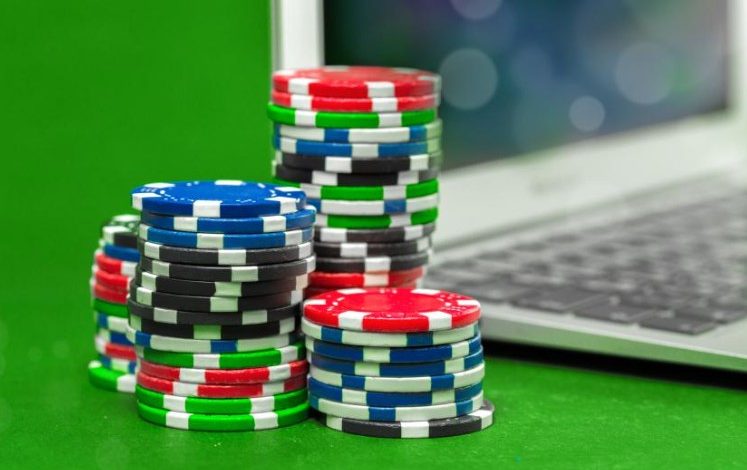 The Psychology Behind Gambling Online